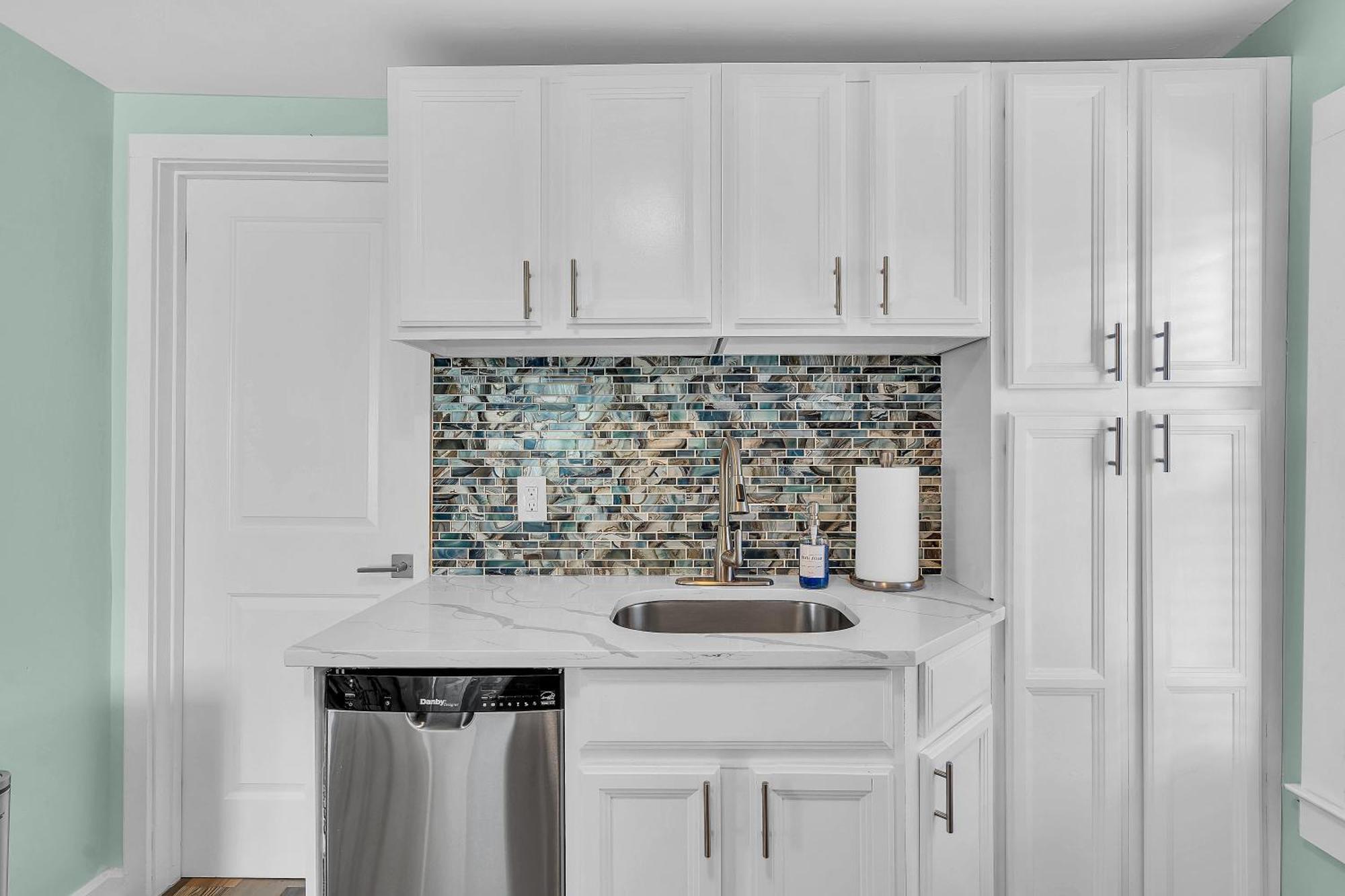 6-Min Walk To Asbury Park & Og Main St - Updated & Cozy Apartment In Historic Ocean Grove - Fire Pit & Patio - Fast Wi-Fi ภายนอก รูปภาพ
